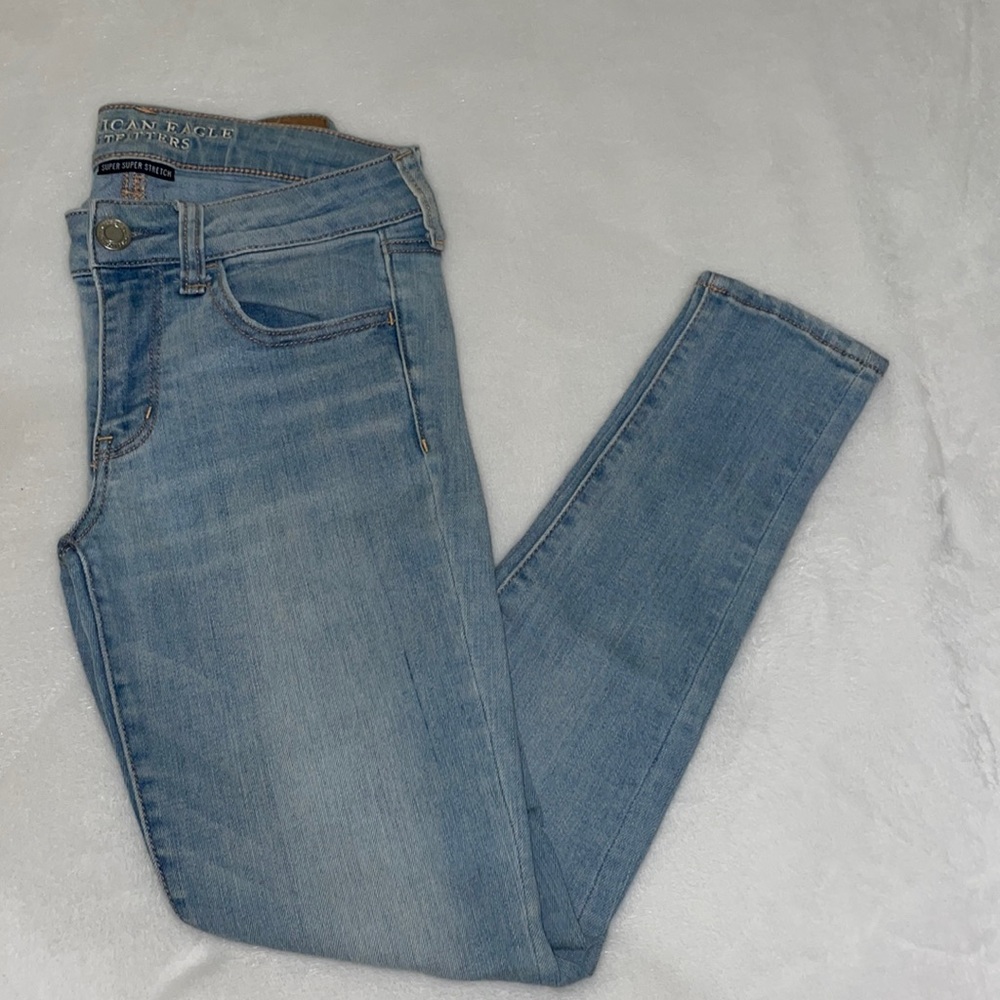 Light wash American Eagle Jegging Jeans